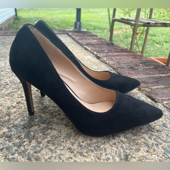 Black Velvet Catherine Malandrino Heels - Picture 5 of 10